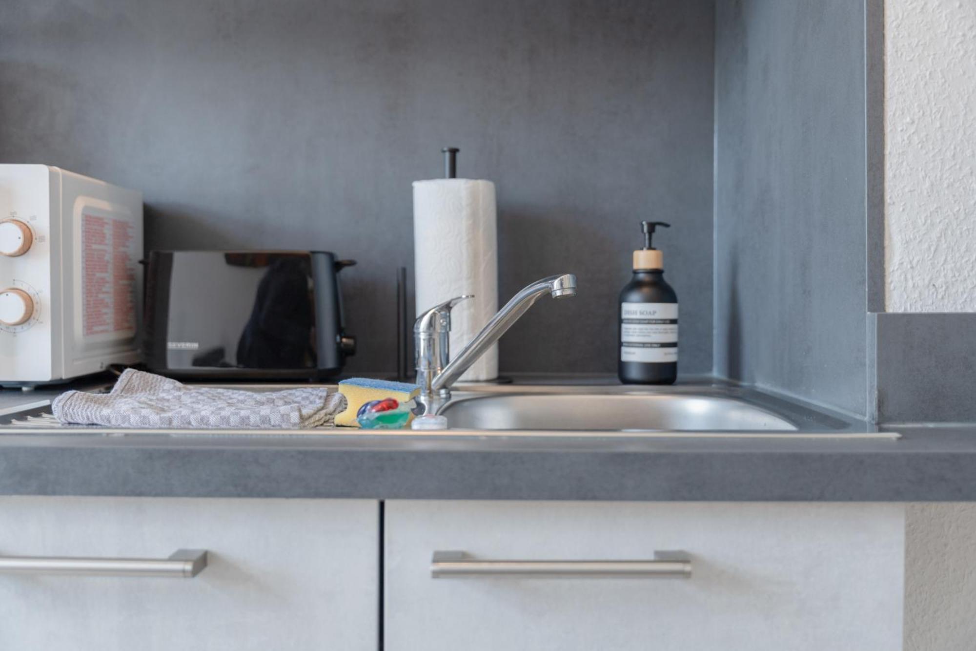 Modernes Apartment In Top Lage Komfortabel Eingerichtet Mit Arbeitsplatz Und Kueche - Geibelsuite Hannover Bagian luar foto