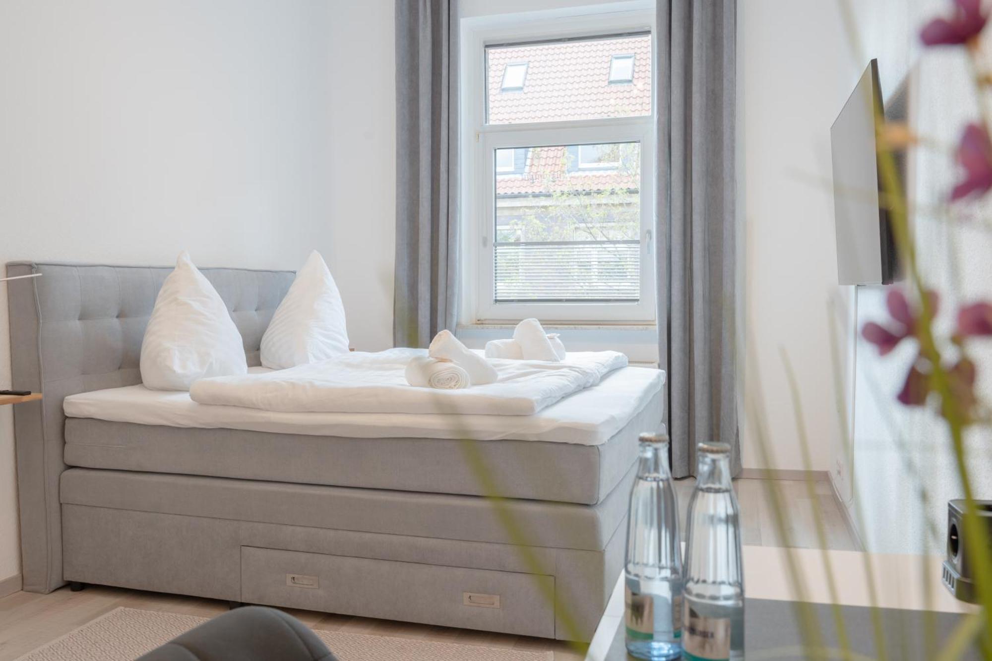 Modernes Apartment In Top Lage Komfortabel Eingerichtet Mit Arbeitsplatz Und Kueche - Geibelsuite Hannover Bagian luar foto